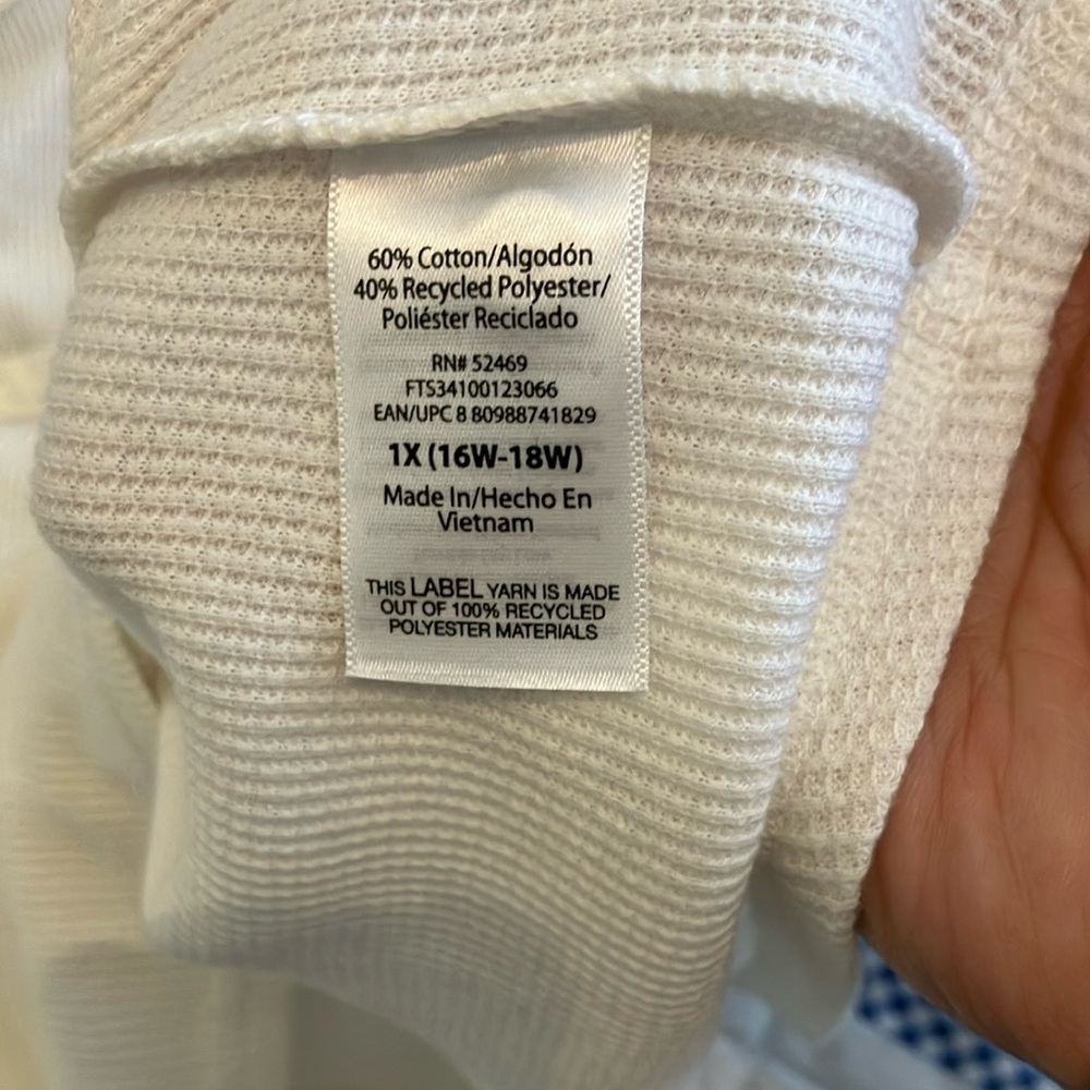 ⭐️ 5/$20 ⭐️ Terra & Sky Cream Buttoned Top - Picture 3 of 5